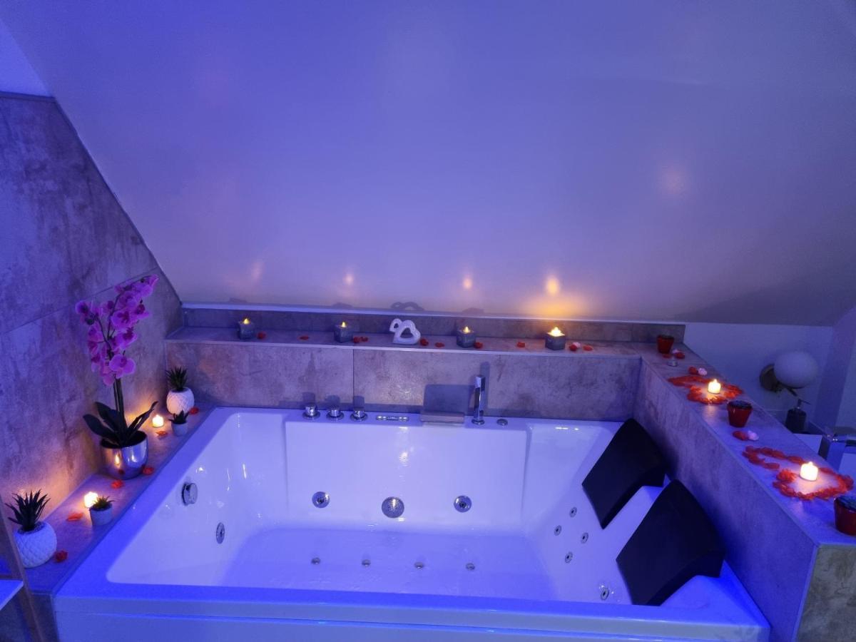 Studio Jacuzzi Au Centre Colmar Exterior photo